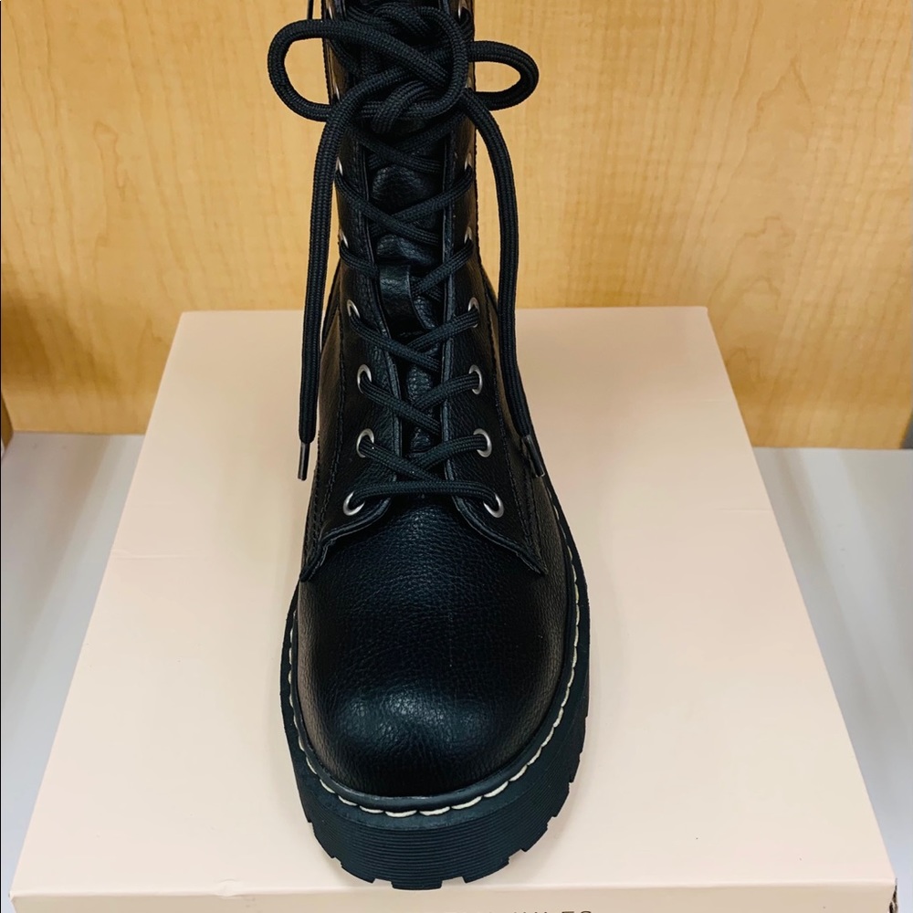 COPY - Boots 🥾 - Picture 6 of 7
